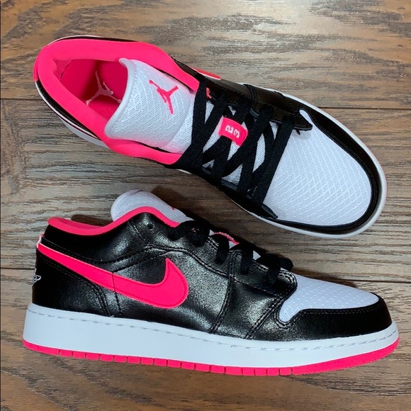 NIKE AIR JORDAN 1 LOW (GS) Black/Hyper Pink-White - Picture 4 of 16